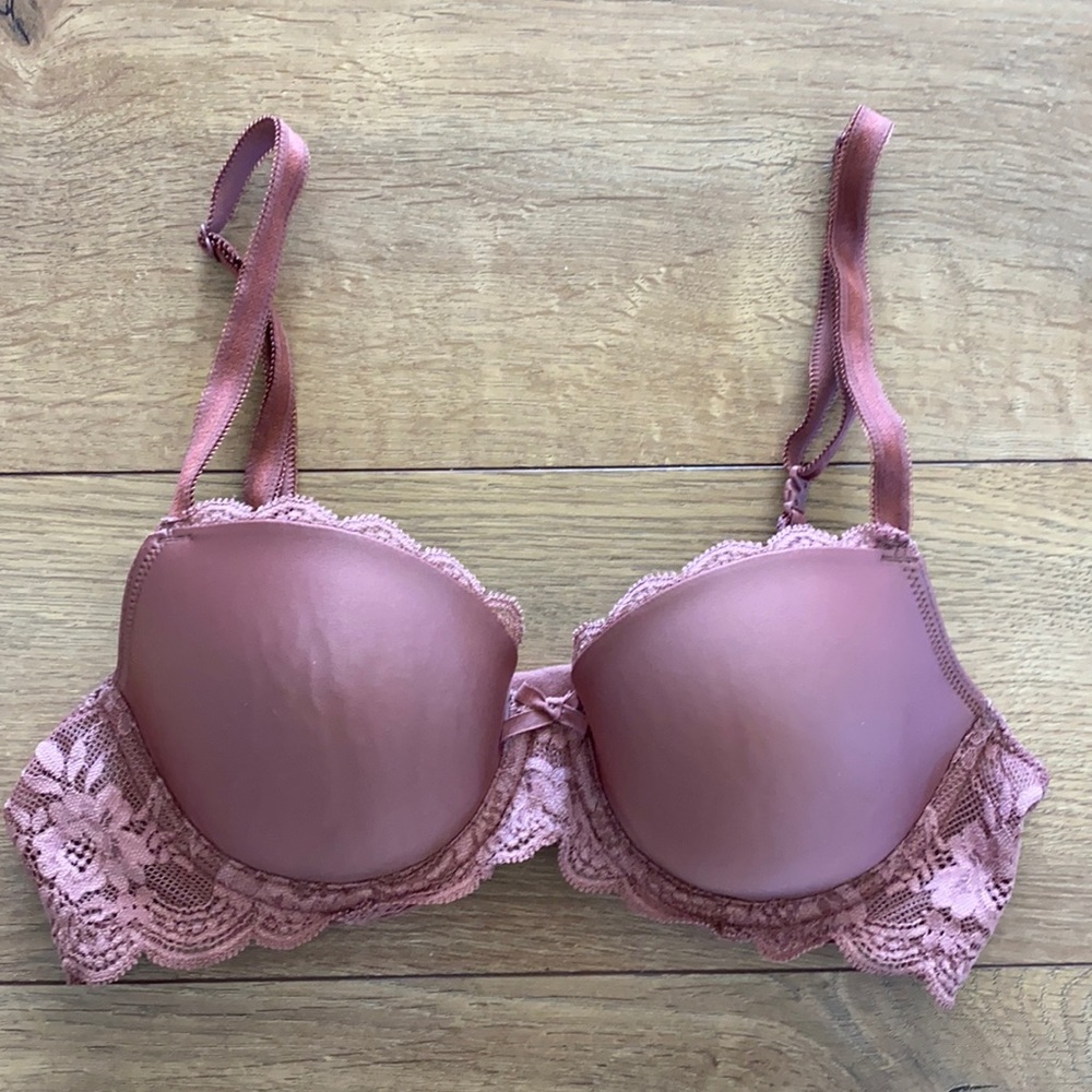 Dream Angels lined Demi Victoria’s Secret 32D NWOT